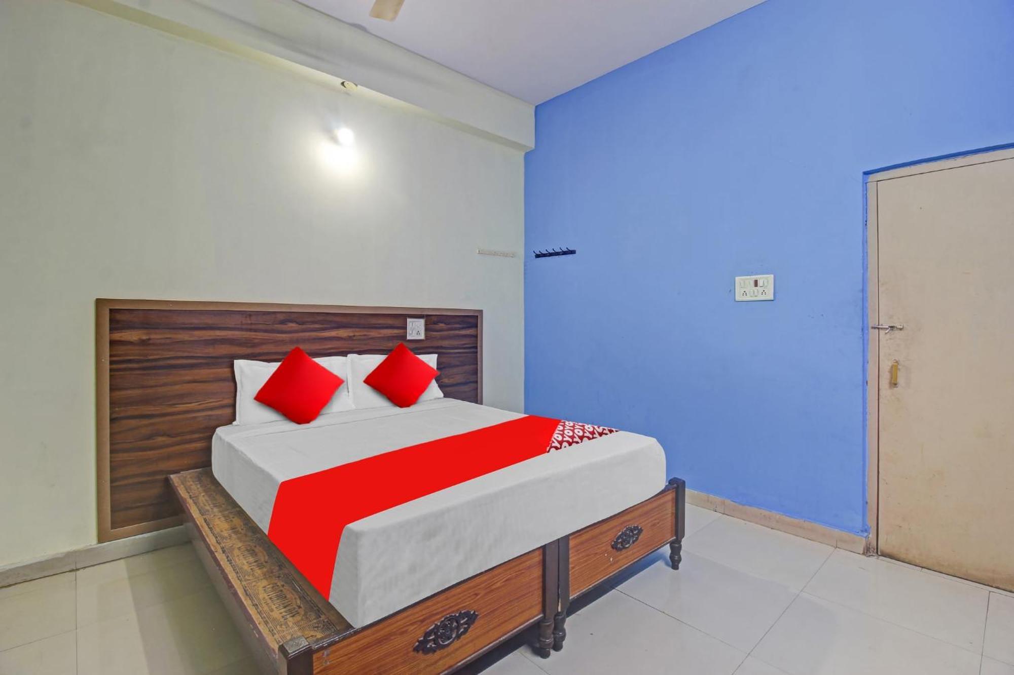Hotel O Satya Inn Karimnagar Buitenkant foto