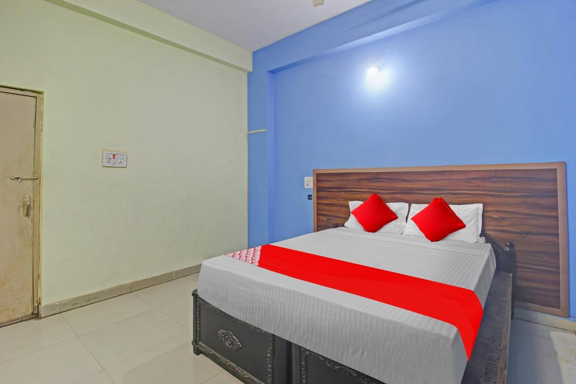 Hotel O Satya Inn Karimnagar Buitenkant foto